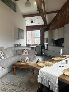 Industrial Escape - Kelham Island, Free Parking & Walkable Bars
