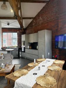 Industrial Escape - Kelham Island, Free Parking & Walkable Bars