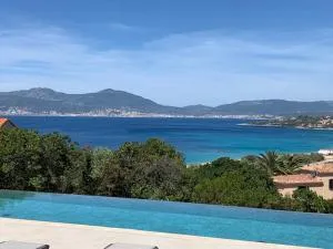 VILLA RIVOLI vue mer et piscine - 科蒂基亚瓦里