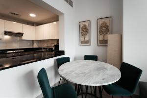 izzzi - One Bedroom Apartment, Sparkle Tower