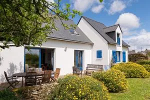 Maison aux volets bleus - vue mer - Arzon