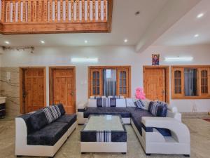 Dalhousie Hideaway4BR Homestay by Homeyhuts