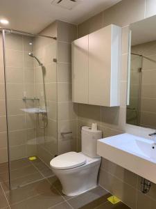 3 Bedrooms Apartment Westlake View Rental
