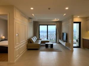 3 Bedrooms Apartment Westlake View Rental