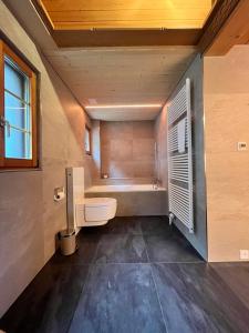 zentrale, gemütliche Wohnung im Schweizer Stil I Bergblick