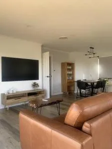 Beautiful Mountain Views - Carrick