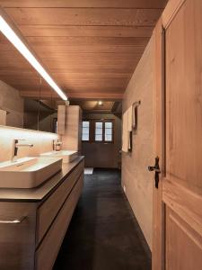 zentrale, gemütliche Wohnung im Schweizer Stil I Bergblick