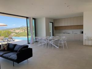 Villas VILLA NAPOLEON vue mer et piscine : photos des chambres