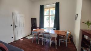 Villa Lobkovice: Gemütliches Gästehaus am Schloss