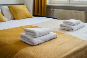 Wspólna City View Studio by BookingHost