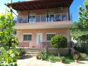 Bujtina Bego - Çorovodë