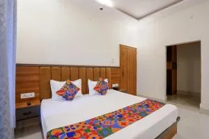 FabHotel Downtown Residency - Colonelganj