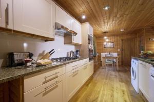 Gadwall Lodge with Hot-tub