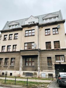 W zgiełku miasta, u nas zaznasz 90 m2 komfortowej przestrzeni mieszkania fabrykanta