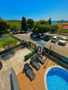 NIKO - big apartment with stunning sea view and pool 