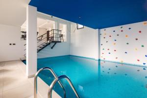 Luxury Villa Cosmopolitan with Pool 