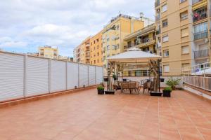ApartEasy - Private terrace, 3 bedrooms, Eixample