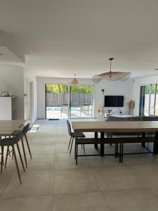 VILLA bord de mer 85 SPA de nage Les Conches