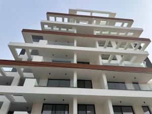 Cozy 3 Bedroom Apartment 300M from the SEA