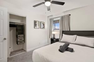 5 miles from Downtown Phoenix - Pool Home