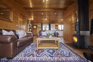 Buzzard Lodge with Hot-tub