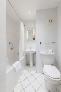 Twin Room room in Normandy Hotel (Near Glasgow Airport)