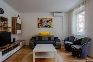 Six Corners - Sunny Corner - Bogád