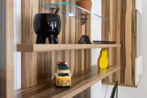 Six Corners - Sunny Corner