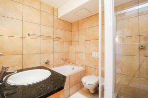 506 Hibernian Towers Luxury Self Catering Apartment Strand Cape Town South Africa