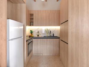 Top-Floor Athens Studio with Stunning Views of the Parthenon