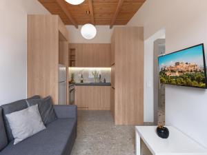 Top-Floor Athens Studio with Stunning Views of the Parthenon