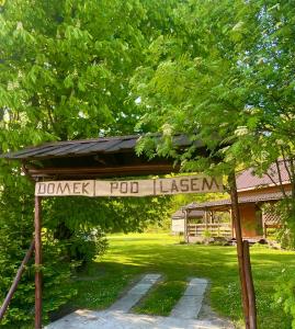 Domek pod lasem