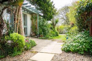 Y Beudy at Coed Melin