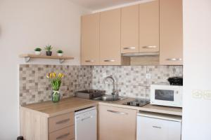 Central Gem: Sea-View + Parking