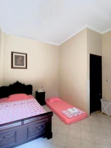 Phòng Giường Đôi Hạng Bình Dân (Budget Double Room)