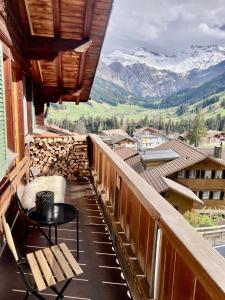 zentrale, gemütliche Wohnung im Schweizer Stil I Bergblick
