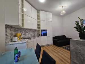 Studio Apartment Sviti TourAs by Town Hall 