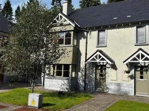 Kilronan 3 bed house on castle grounds - Curraghs North