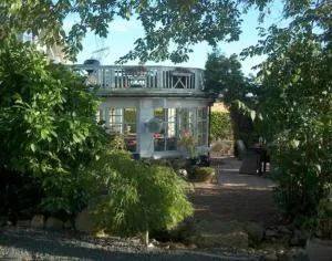 Nedlagt Landbrug med 3 lejligheder - Jelling