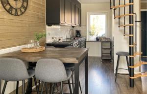 Beautiful Home In Säffle With Kitchen