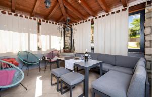4 Bedroom Nice Home In Vlasici - Krsan 