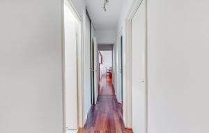 Appartements Lovely Apartment In Epinay-sous-snart With Kitchen : photos des chambres