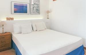 Lovely Home In Portocolom With Kitchen