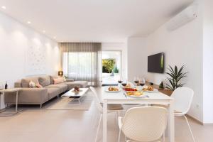 Garden Serenity Retreat And Workspace With Heated Pools And Gym