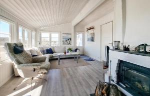 3 Bedroom Amazing Home In Tjörn