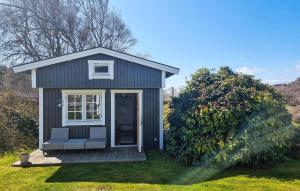 3 Bedroom Amazing Home In Tjörn