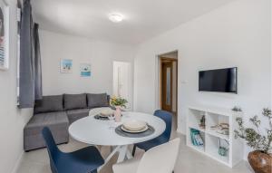 1 Bedroom Nice Apartment In Selce 