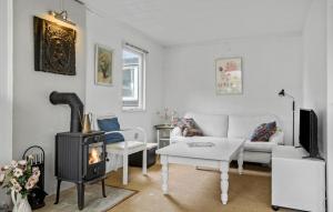 Nice Home In Faxe Ladeplads With Wifi