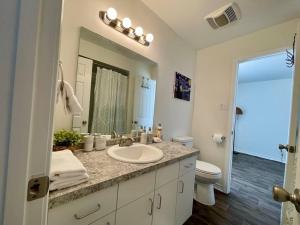 Cabo San Roman entire Condo with patio 5 min from Casino