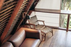 Luxury Villa plus 2 Cabins Rainforest Estate Natural Swim Pond